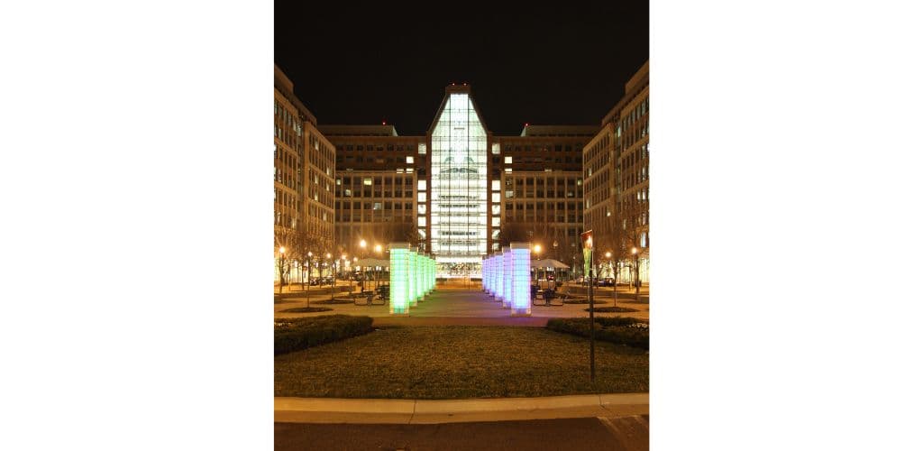 "USPTO-Alexandria-2011-03-12_b" by Tim Evanson is licensed under CC BY-SA 2.0.